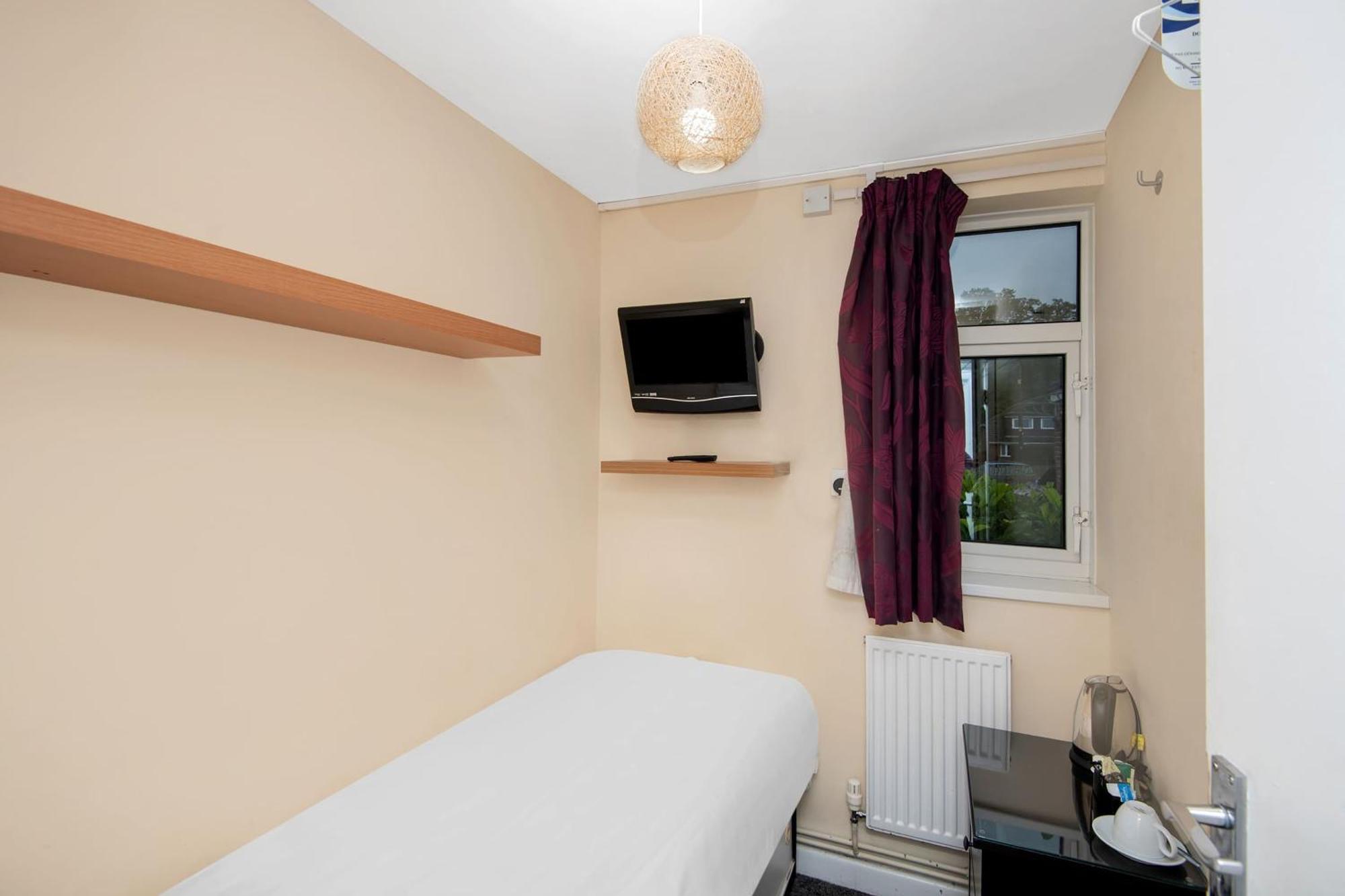 Chris'S Motel Stokenchurch Εξωτερικό φωτογραφία