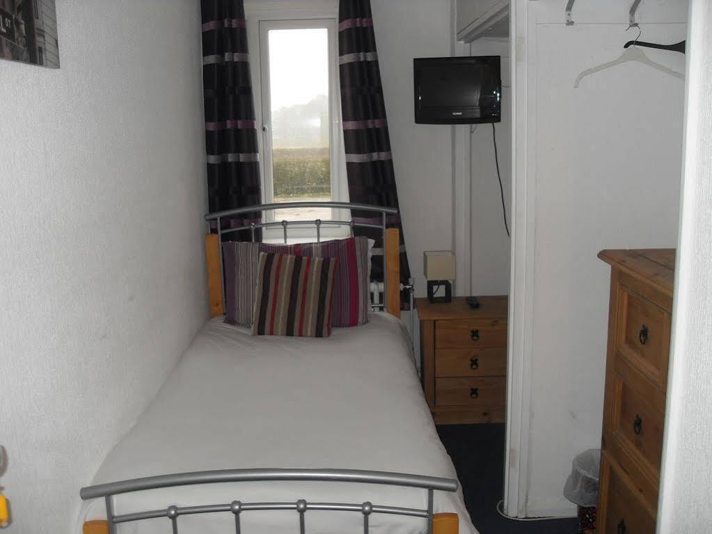 Chris'S Motel Stokenchurch Εξωτερικό φωτογραφία